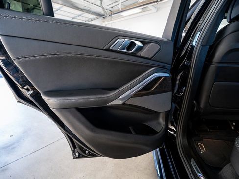 Used 2023 BMW X6 xDrive40i w/ M Sport Package image 59