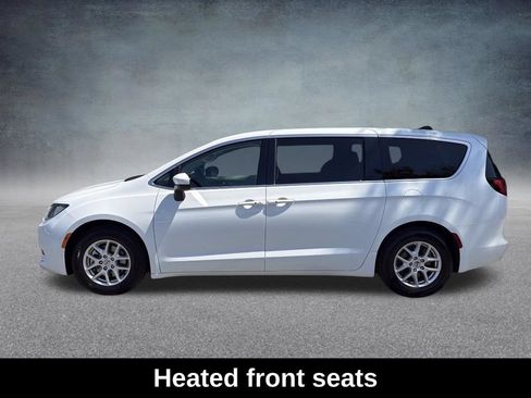 Used 2023 Chrysler Voyager LX FWD image 21