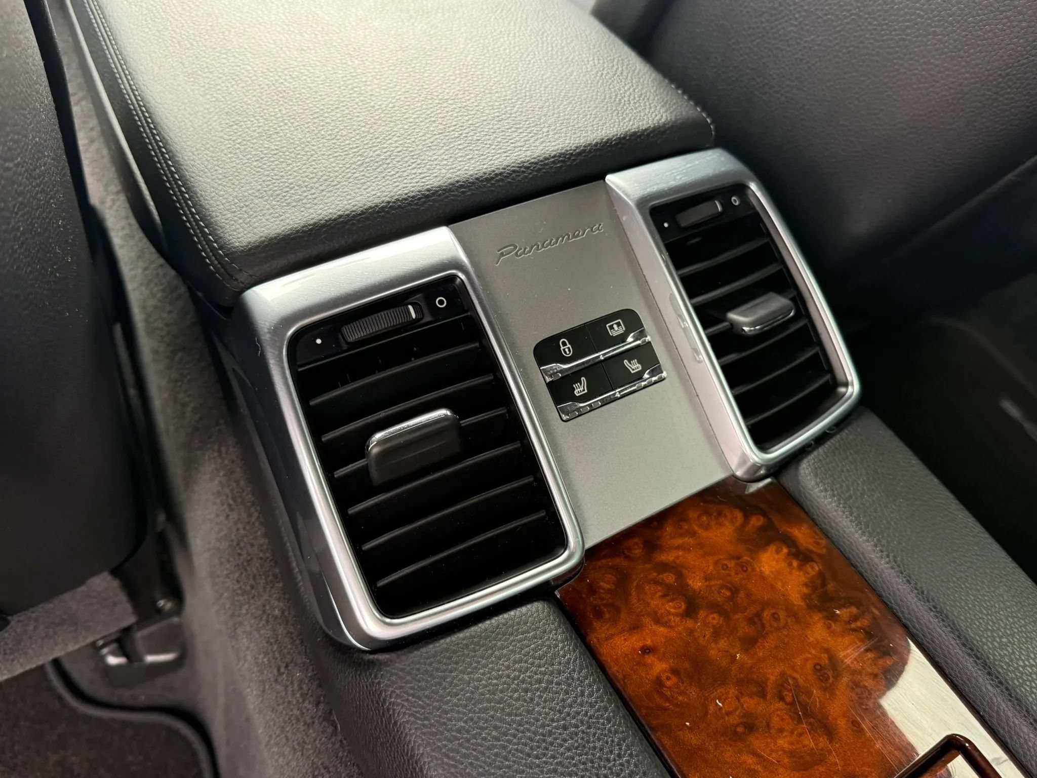 Used 2012 Porsche Panamera image 19