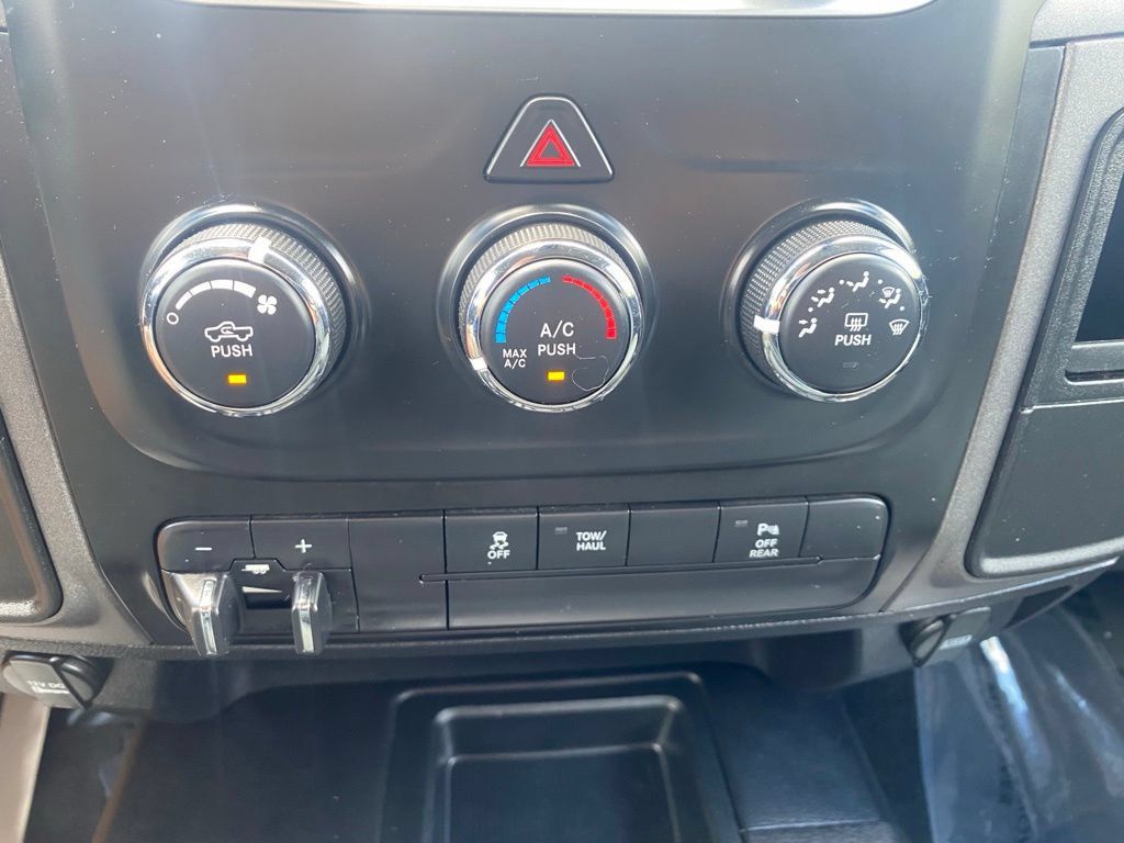 Used 2018 RAM 2500 Tradesman w/ Chrome Appearance Group AWD/4WD image 14