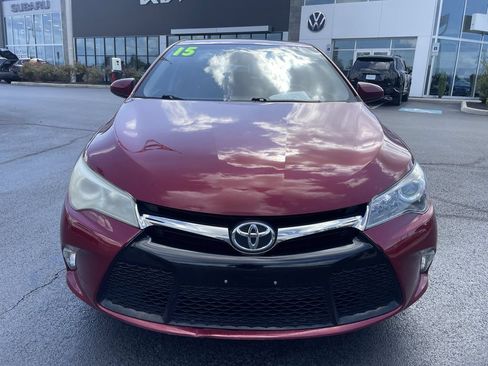 Used 2015 Toyota Camry SE FWD image 2