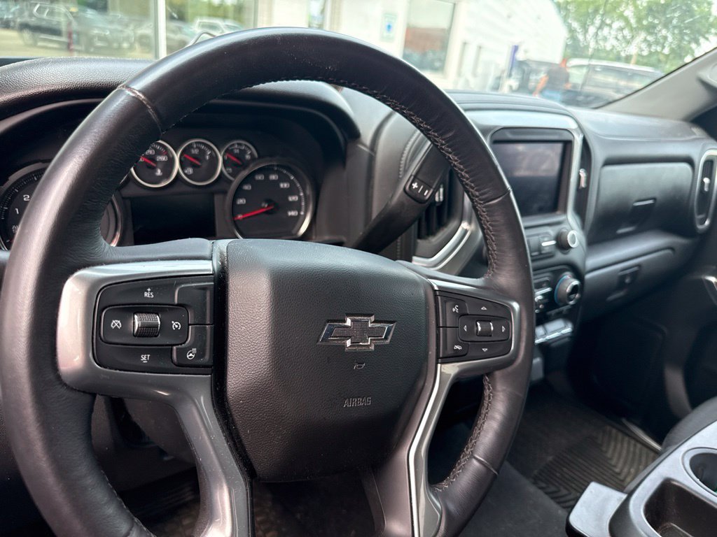 Used 2022 Chevrolet Silverado 1500 RST AWD/4WD image 6