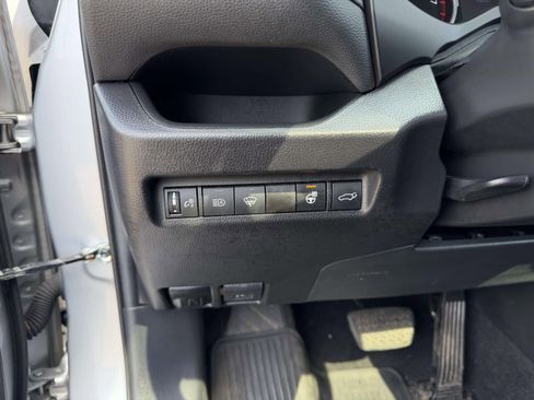 Used 2021 Toyota RAV4 XLE Premium AWD/4WD image 27