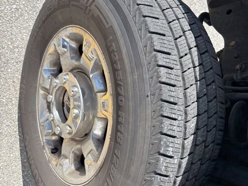 Used 2016 Ford F250 XLT w/ XLT Premium Package image 8