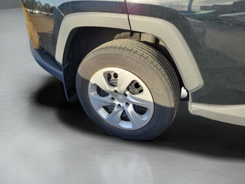 Used 2023 Toyota RAV4 LE image 29