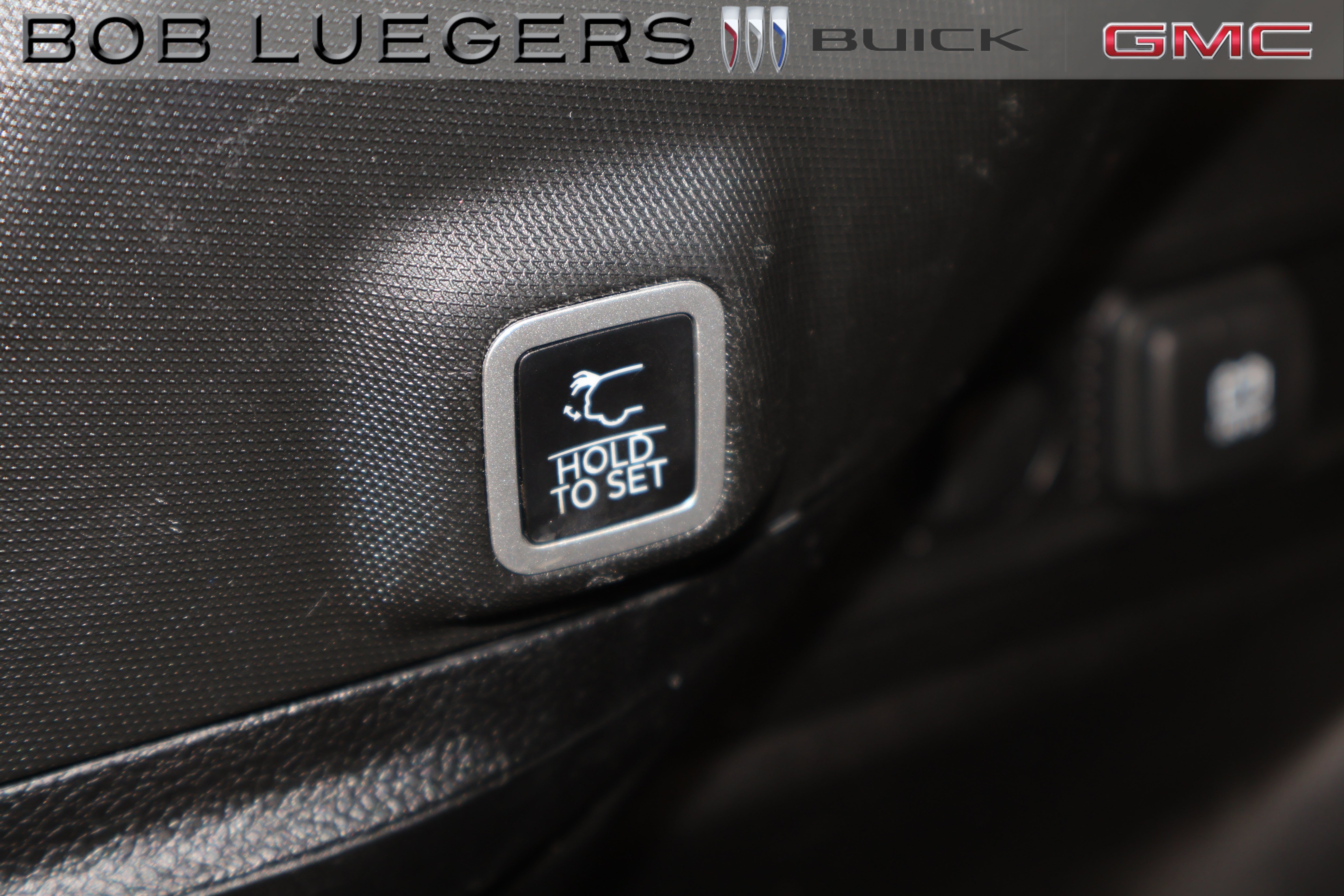 Used 2023 Jeep Grand Cherokee Altitude AWD/4WD image 22