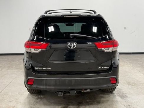 Used 2017 Toyota Highlander XLE image 10