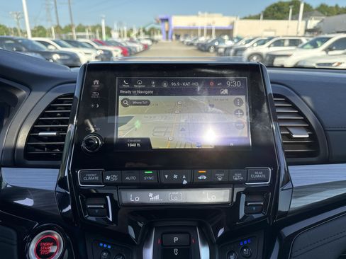 Certified 2024 Honda Odyssey Elite image 8