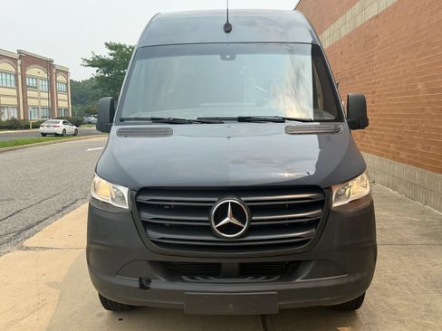 Used 2019 Mercedes-Benz Sprinter 170 image 2