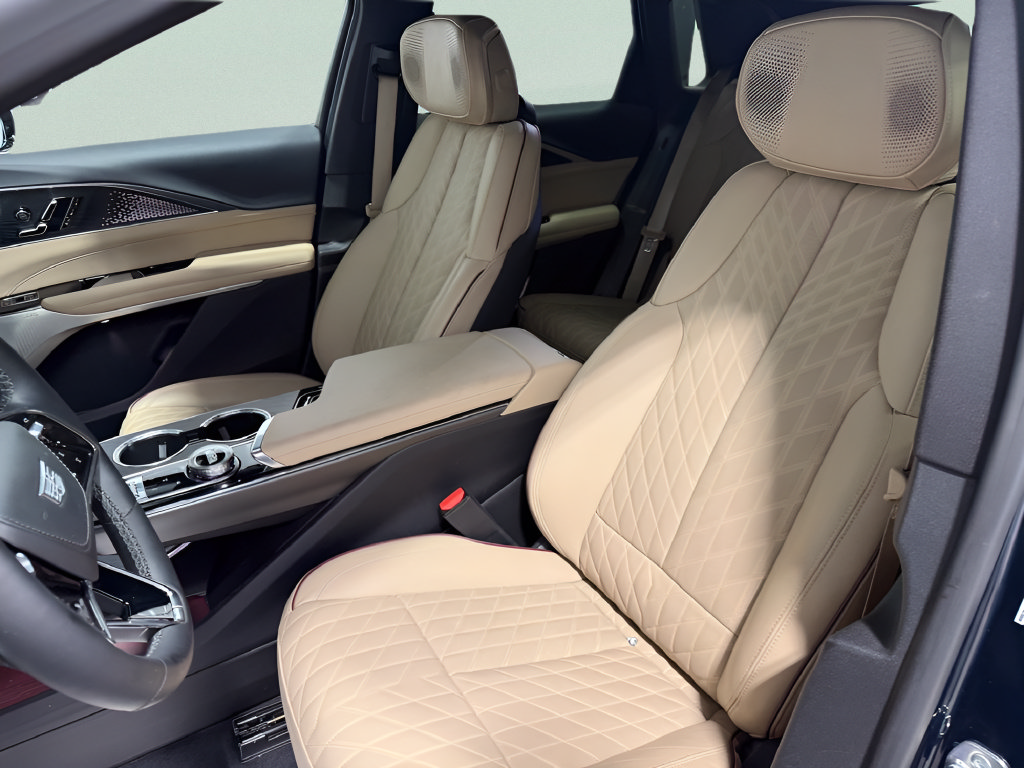 Used 2024 Cadillac Lyriq Sport w/ Nappa Leather Package AWD/4WD image 11