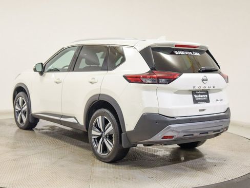 Used 2023 Nissan Rogue SL w/ SL Premium Package image 9