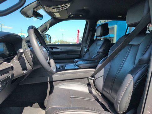 Used 2024 Jeep Wagoneer Series II w/ Flexible Seating Group image 13