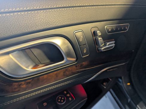 Used 2014 Mercedes-Benz SL 550 image 32