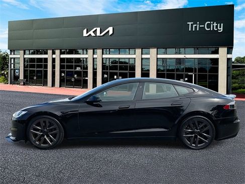 Used 2021 Tesla Model S Plaid image 4