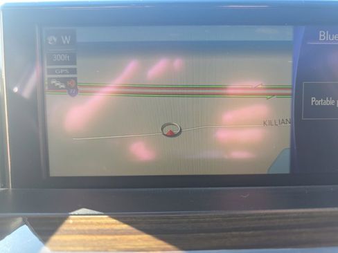 Used 2020 Lexus LX 570 4WD w/ 3rd Row & Luxury Pkg image 36