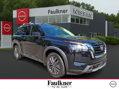 Certified 2024 Nissan Pathfinder SL w/ SL Premium Package AWD/4WD image 1