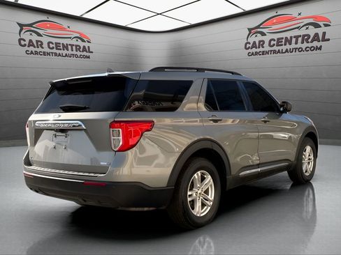 Used 2020 Ford Explorer XLT w/ Comfort Package image 5