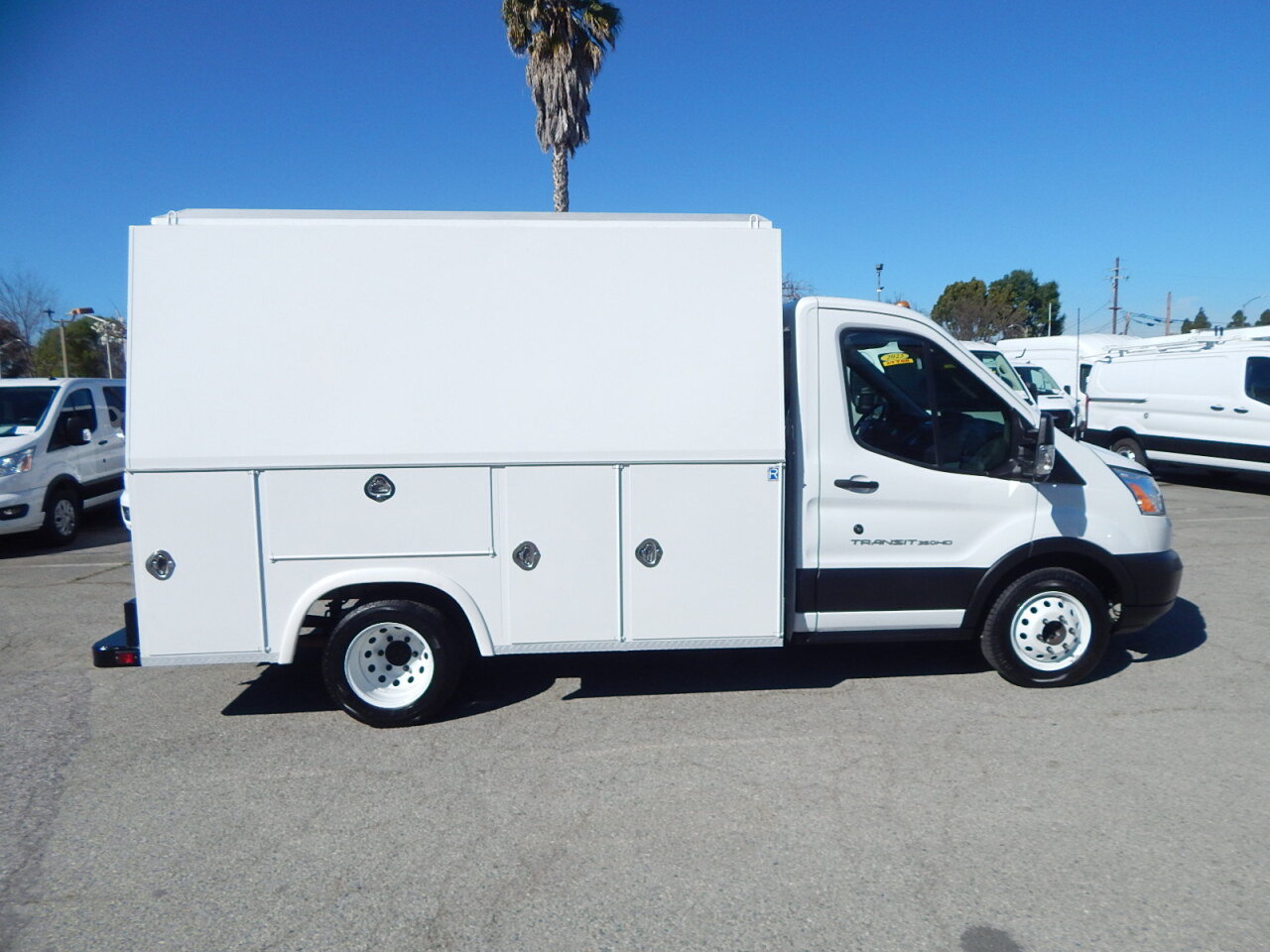 Used 2019 Ford Transit 350 138 DRW w/ Premium Package RWD image 9