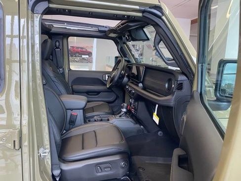 New 2025 Jeep Wrangler Unlimited Rubicon 392 image 30