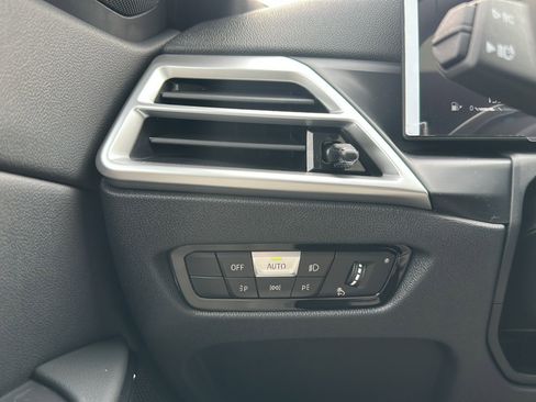 New 2026 BMW 330i Sedan w/ M Sport Package image 27