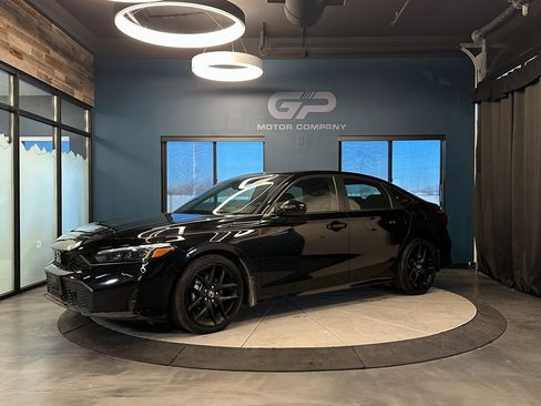 Used 2025 Honda Civic Sport image 7