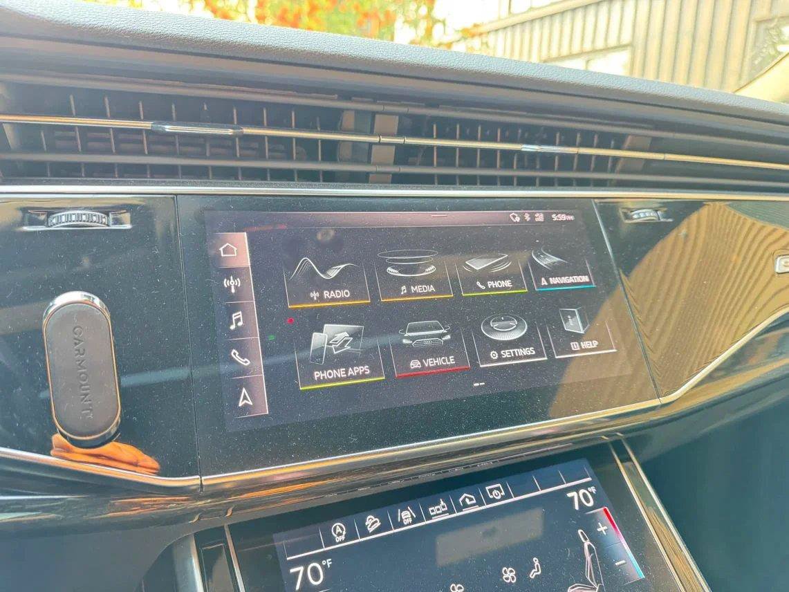 Used 2019 Audi Q8 Premium Plus w/ Premium Plus AWD/4WD image 16