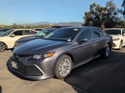 Used 2022 Toyota Camry LE w/ Carpet Mat Package (TMS) FWD image 1