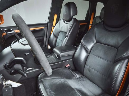 Used 2010 Porsche Cayenne S Transsyberia image 10