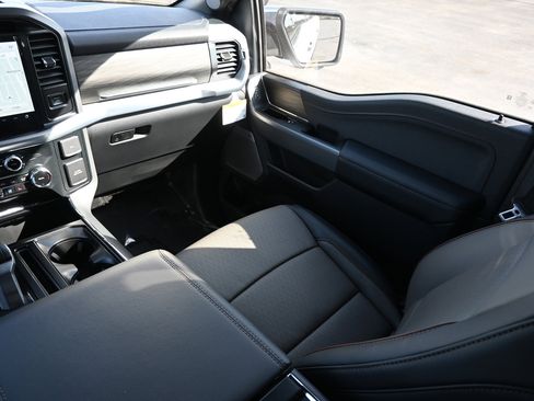 New 2025 Ford F150 Lariat w/ Equipment Group 501A Mid image 32