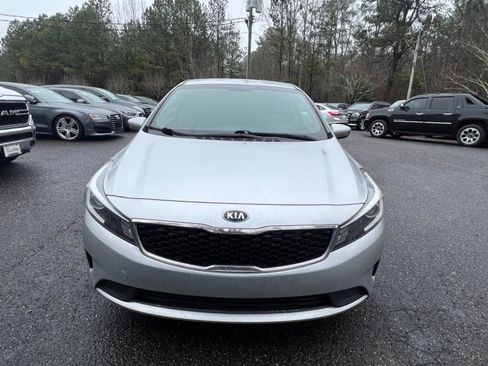 Used 2017 Kia Forte LX w/ LX Popular Package image 2