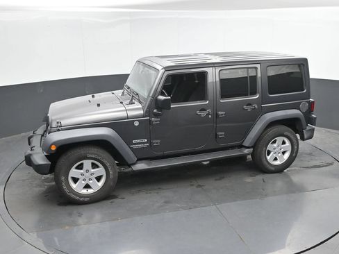 Used 2017 Jeep Wrangler Unlimited Sport w/ Quick Order Package 24S AWD/4WD image 28