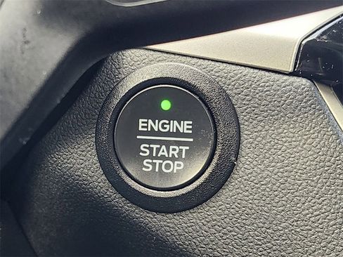 Certified 2022 Ford Escape SE w/ SE Sport Appearance Package image 24