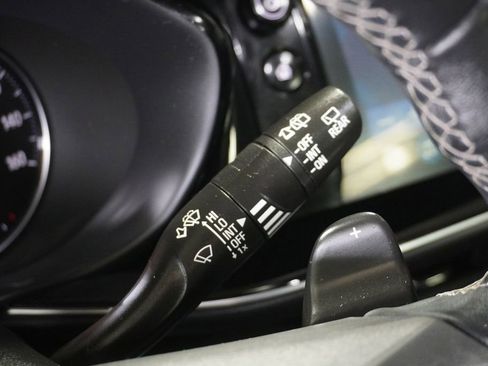 Used 2021 Buick Envision Avenir w/ Technology Package II image 29