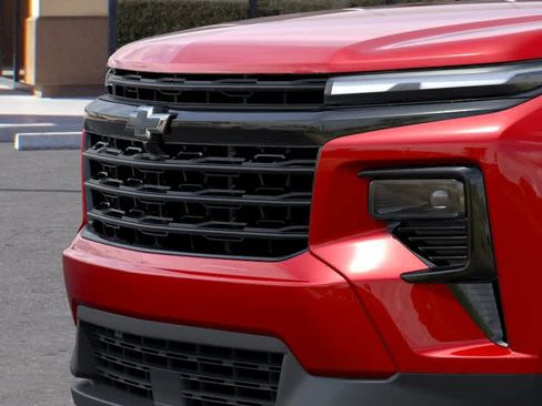 New 2027 Chevrolet Traverse LT w/ Midnight/Sport Edition FWD image 13
