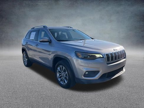 Used 2020 Jeep Cherokee Latitude Plus AWD/4WD image 2