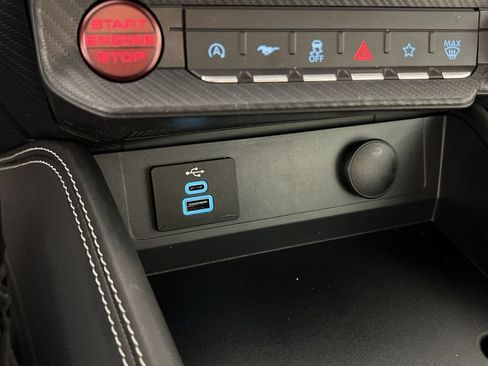 Used 2025 Ford Mustang GT Premium RWD image 34