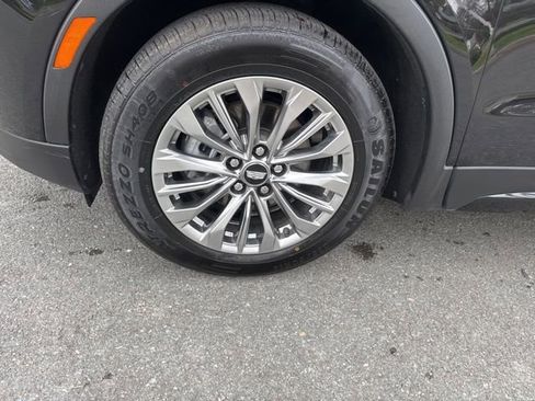 Used 2024 Cadillac XT4 Premium Luxury AWD/4WD image 12