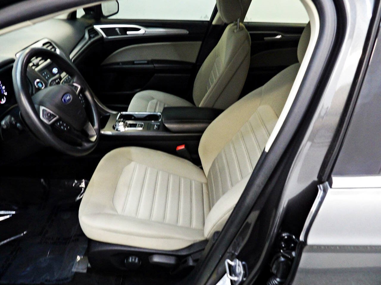Used 2020 Ford Fusion S FWD image 8