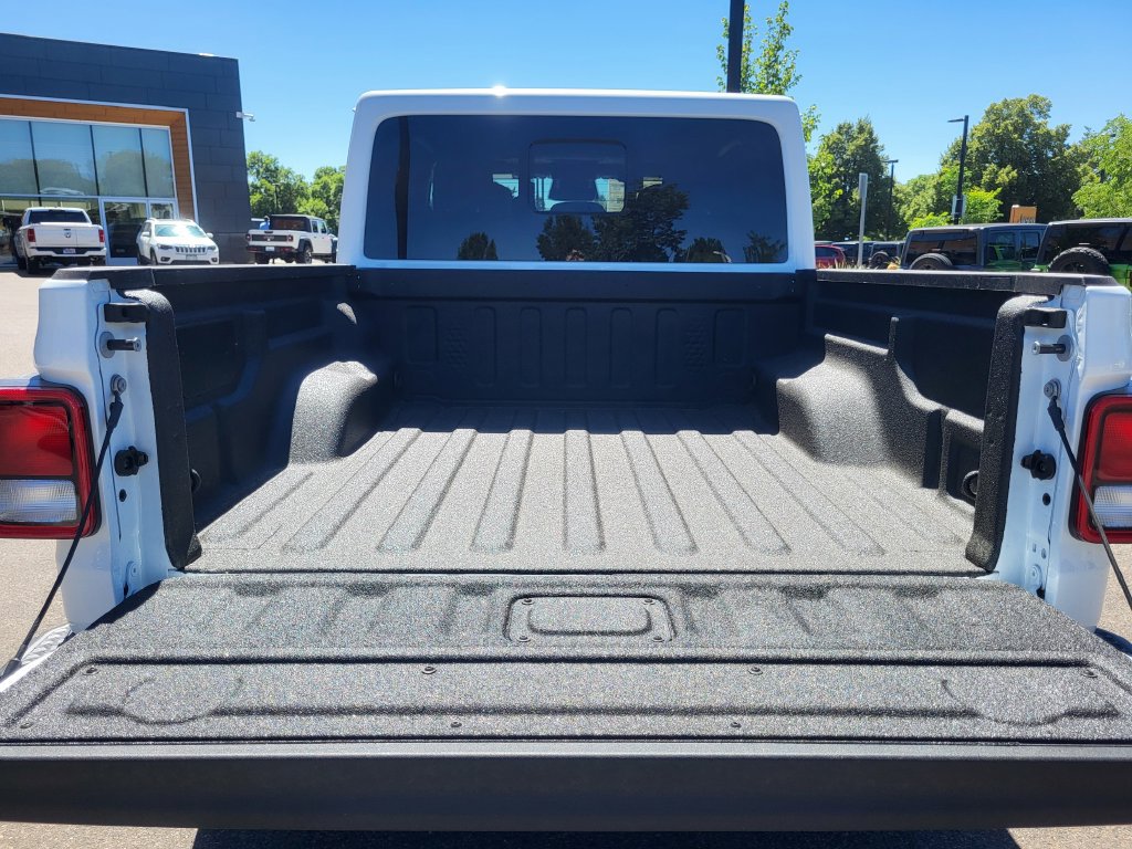 New 2026 Jeep Gladiator Sport AWD/4WD image 30
