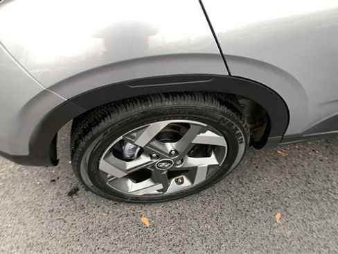 Used 2025 Hyundai Venue SEL image 27