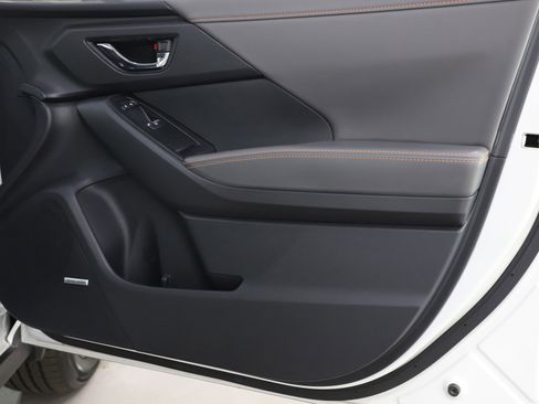 Used 2025 Subaru Crosstrek 2.5i Limited w/ Popular Package #3A image 9