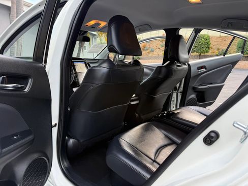 Used 2018 Toyota Prius Prime Premium w/ Carpet Mat Package FWD image 18