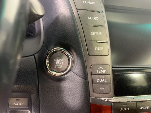 Used 2012 Lexus LS 460 w/ Comfort Pkg image 18