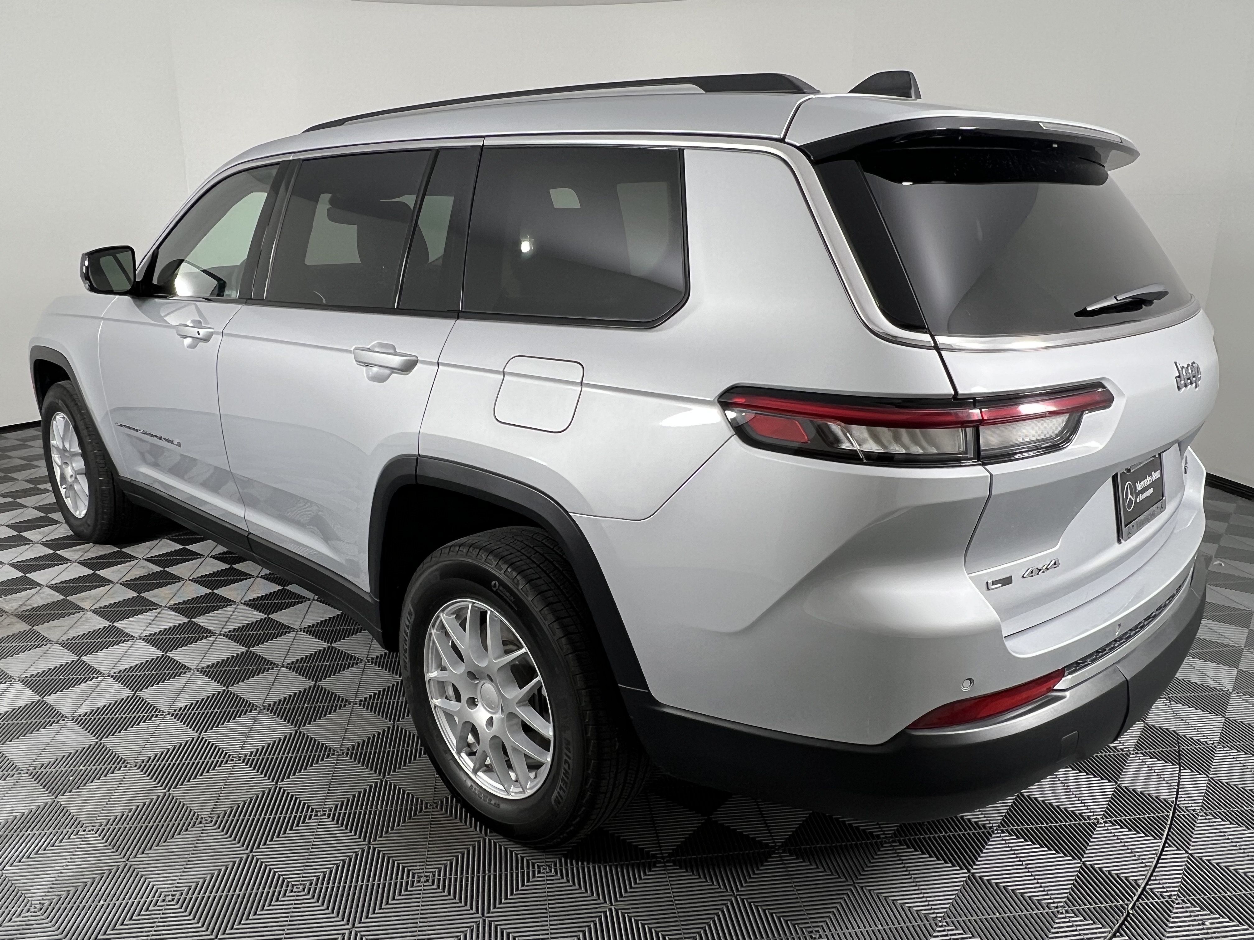 Used 2021 Jeep Grand Cherokee L Limited AWD/4WD image 10