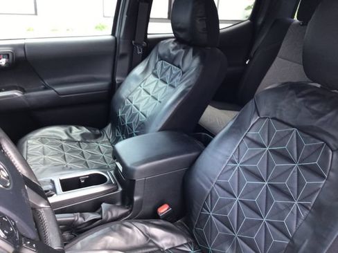 Used 2020 Toyota Tacoma TRD Sport RWD image 27