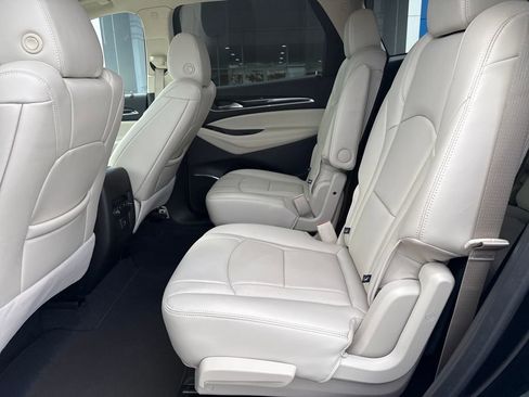 Used 2024 Buick Enclave Essence w/ LPO, Touring Package image 29