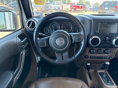 Used 2016 Jeep Wrangler Unlimited Sahara w/ Max Tow Package AWD/4WD image 19