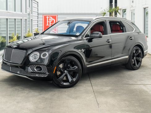 Used 2017 Bentley Bentayga AWD/4WD image 2