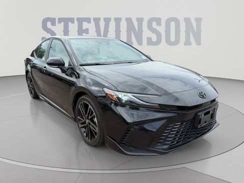 Used 2025 Toyota Camry XSE FWD image 7