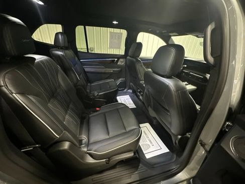 Used 2026 Buick Enclave Avenir w/ LPO, Floor Liner Package AWD/4WD image 22